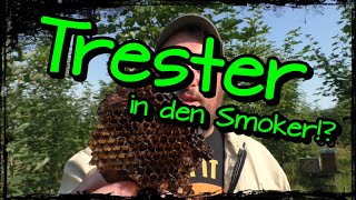 Trester in den Smoker  So klappts mit dem Rauch imkern bienen bienenstand smoker [upl. by Odnumde]