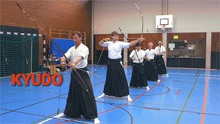 Kyudo Mit Pfeil und Bogen KatnissStyle [upl. by Osnola829]