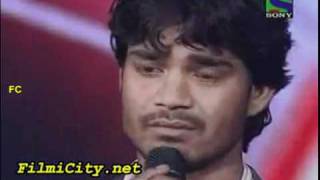 Sonu Nigam gets emotional from Visal Srivastav singingmp4 [upl. by Sidoon]