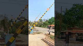 Automatic Clossing RailGate Shorts viralshorts Indiantrainlnfo 4kvideo [upl. by Ardnahc]