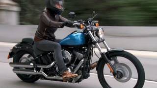 Los Angeles Times Motor Minute 2011 HarleyDavidson Blackline  Reviewed by Susan Carpenter [upl. by Nylear]