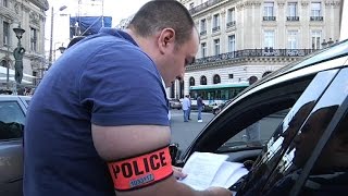 Paris la police interpelle les chauffeurs UberPOP [upl. by Eibmab]