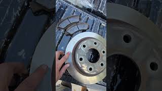 2006 GMC Sierra 1500  uneven brake pad wear Rotors were too small automobile gmc mechanic [upl. by Valeda]