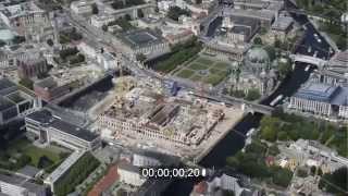 Umgestaltung des Schlossplatz durch die Baustelle zum Neubau des Humboldt  Forums in Berlin  Mitte [upl. by Ferro]