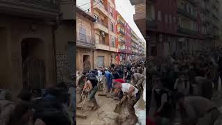 ESPECTACULAR trabajo de voluntarios y vecinos en MASSANASSA [upl. by Giacinta]