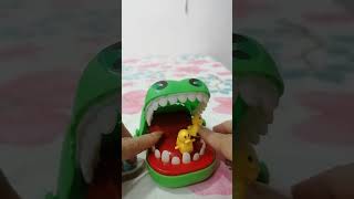 CROCODILE BITING TEETH cutecrocs bitingtoyducks [upl. by Hildy578]