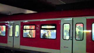 Am Abend im Düsseldorfer Hauptbahnhof BR 422 amp BR 143 HD [upl. by Amees]