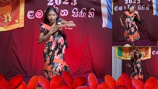 Pawena walawe පාවෙනා වළාවේ [upl. by Leehar]