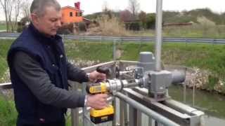 Cordless portable valve operator APB45N on AUMA gearbox [upl. by Novart]