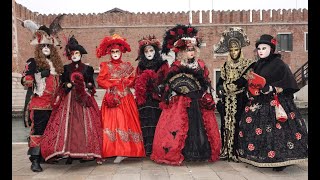 La balade des costumés 7  Carnaval de Venise 2023 [upl. by Rafe725]