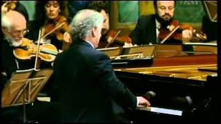 Mozart Piano Concerto Nr 13 C KV 415 Daniel Barenboim Piano amp Conducting Vienna philharmonic [upl. by Mikah]