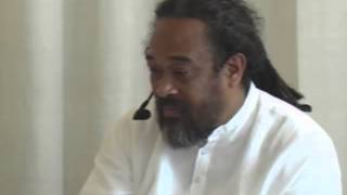 Sorge Dich nicht  Sei glücklich Don´t Worry Be Happy  Mooji in Berlin [upl. by Elwira]