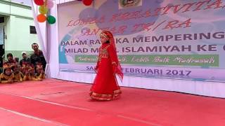 Fashion Show Busana Muslim Juara I quotKaira Ghaitsa dzihniquot juara I Thn 2017 [upl. by Malory492]