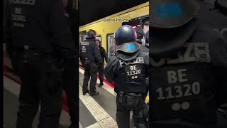 Berliner Polizei 👮🏻‍♂️🚨 Berlin deutschland [upl. by Annodahs266]