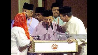 DetikDetik Pilu Tun Mahathir Letak Jawatan 2002 [upl. by Sitoiganap550]