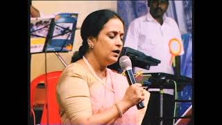 மலர்களில் ஆடும் இளமை புதுமையே Malargalil Aadum Ilamai live show by Singer S P Shailaja spsailaja [upl. by Nosmirc]