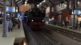 HO station diorama SNCF ②  WagonLits and Rheingold [upl. by Lamej]