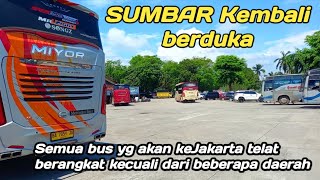 Semua bus AKAP dari Sumbar telat berangkat ke Jakarta [upl. by Suoirred]