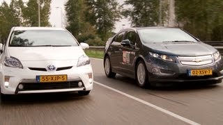 Chevrolet Volt vs Toyota Prius Plugin [upl. by Kcuhc]