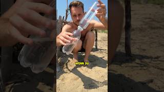 Salzwasser Filter aus Plastikflasche bauen😱🍼 survivalskills wasserfilter salzwasser bushcraft [upl. by Demakis472]