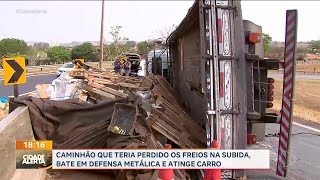 Caminhão perde freios em subida bate em defensa metálica e atinge carro em Ribeirão Preto [upl. by Aeriel]