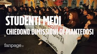 Studenti protestano al Viminale dopo le manganellate a Pisa e Firenze quotPiantedosi dimettitiquot [upl. by Armitage]