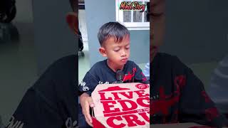 TIAN NYISAIN PIZZA BUAT AZKA☺️😅 trending comedy humorsegar funny ngeshortsbareng [upl. by Doralia478]