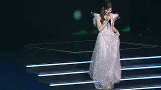 Taiwanese Actress Michelle Chen FALLS in long gown during Greater Bay Area Music Festival – 2 angles [upl. by Alleyn663]