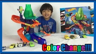 Ryan plays with COLOR CHANGERS CARS Hot Wheels Color Shifters [upl. by Massingill542]