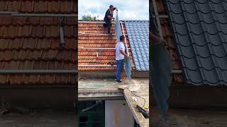 Laying process of color steel tiles for roof waterproofing [upl. by Havot]