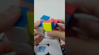 unboxing qiyi m pro 2x2 doesnt know how to open [upl. by Eenerb]