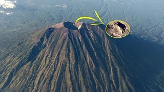 Penampakan Puncak Gunung Agung dari Citra Satelit Perhatikan Lubang Besar Ini [upl. by Birgit]