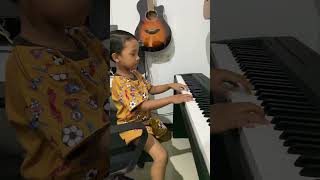 Belajar melody hearing dari demo song di piano [upl. by Eked557]