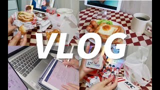 一人食 VLOG｜大学生寒假宅家日常｜肯德基青春有福桶｜蟹柳鸡蛋吐司｜酸奶吐司｜考公备考 [upl. by Concoff]