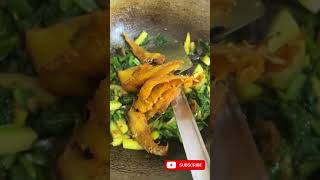 Amudi Mach Diye Palong Shak Recipe [upl. by Ozen]