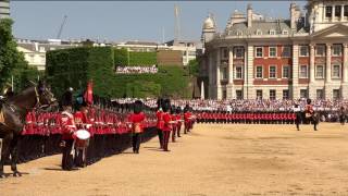 Trooping the Colour 2017 Zu Ehren der Königin [upl. by Innep]