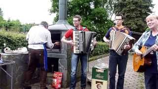 Musik und Grillen  am klaren Bächlein von Mihelic v loskem potoku [upl. by Nodnelg]