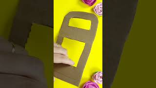 DIY  Como fazer uma Caixa de Presente de Papelão para Flores 🌸 [upl. by Tufts]