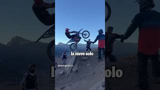 Los motociclistas de motocross nunca tienen miedo shorts bike viral moto [upl. by Arrat]