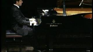 ROBERTO GIORDANO plays Chopins Walzer in a minor [upl. by Malin]