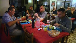 Restaurants routiers  une tradition française en danger [upl. by Lenette]