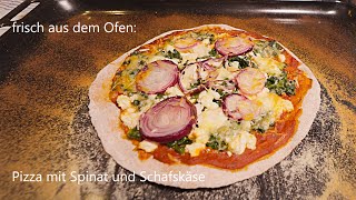 Pizza mit Spinat und Schafskäse [upl. by Bobina]