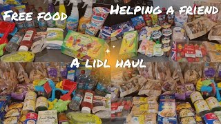 A lidl haul  helping a friend  free food  lidl groceryshopping foodhaul freefood [upl. by Yenahs]