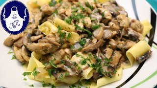 Putengeschnetzeltes mit Champignons auf Pasta [upl. by Nylhtak170]