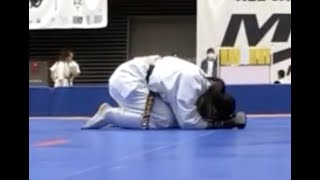 空手試合で女子のローブロー！Female groin kick [upl. by Amleht]