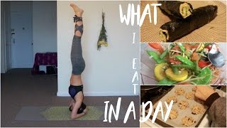 WHAT I EAT IN A DAY VLOG  10 NUTRIENT DENSE VEGAN [upl. by Gainer979]