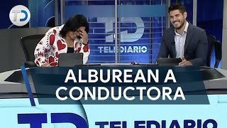 Alburean a conductora en vivo su compañero rompió en risa [upl. by Hite172]