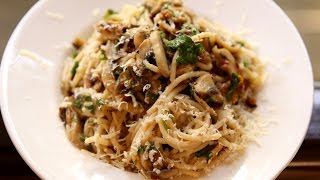 Spaghetti Aglio E Olio Recipe  Garlic Spaghetti  Italian Pasta Recipe  Ruchis Kitchen [upl. by Wiebmer]