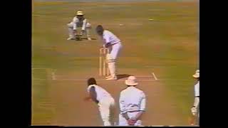 Kris Srikanth vs Malcom Marshall Mini Duel Sharjah 1986 Six Four and then Leg Stump Uprooted [upl. by Iniretake247]