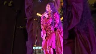 Jazmine Sullivan Pick Up Your Feelings live at Kia Forum Inglewood Ca The Serenade Tour 2024 [upl. by Llewon]